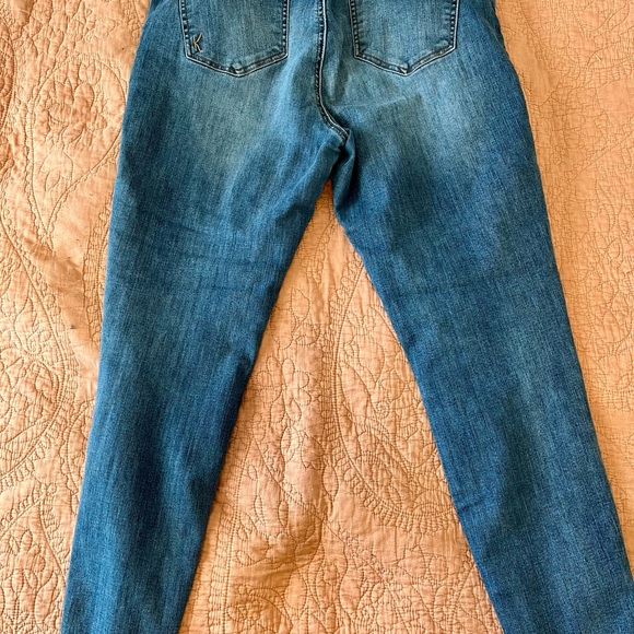 Kut from the Kloth Blue Ankle Cropped Jeans with Distressed Hem - Picture 5 of 6